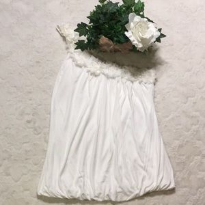 🌹EUC Voice Cream Rosette 1-Shoulder Top, Jr XL